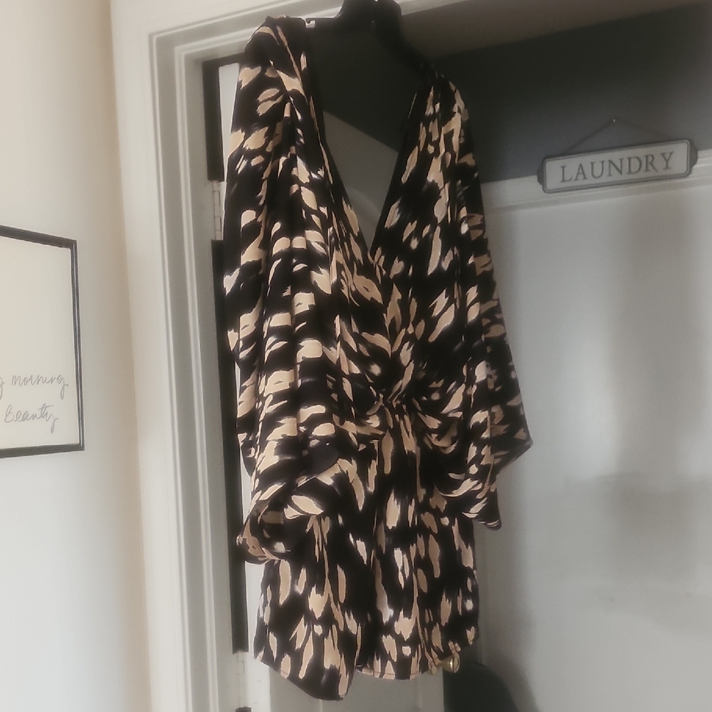 Aakaa Black and Cream Patterned Blouse